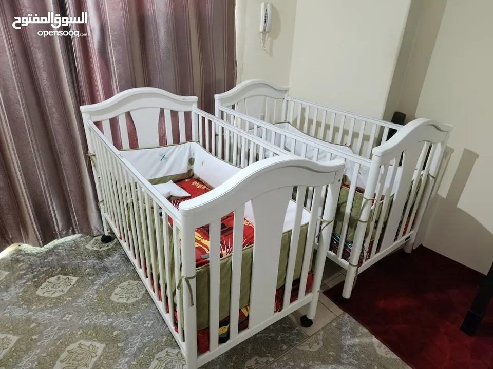 سرير أطفال جونيور مع مرتبة و مسند حماية بحالة ممتازة - (231557912) | السوق  المفتوح