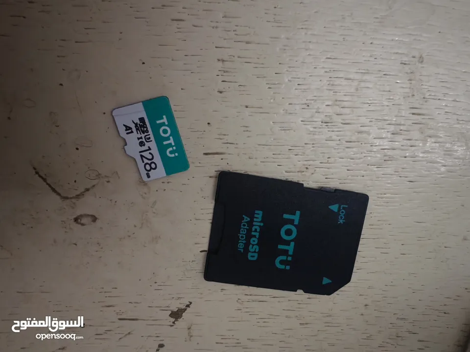 بحالة ممتازة جديدة لكن بدون علبة MicroSd 128 GB