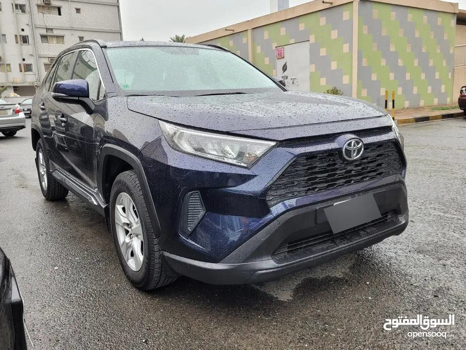 Toyota  RAV4. 2019