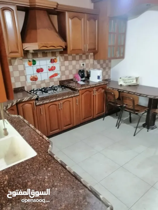 شقه مفروشه للايجار بجانب برج فلسطين في الارسال ط ارضى الإيجار دون وسطاء