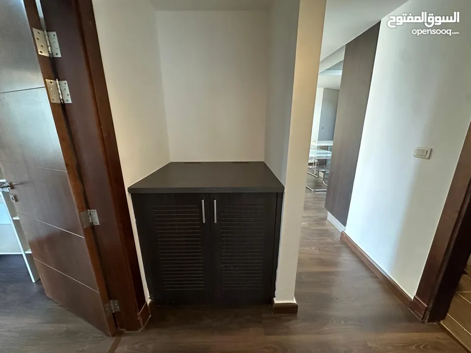 شقه مفروشه للأيجار في الدوار الرابع ( Property 42000 )-175064011