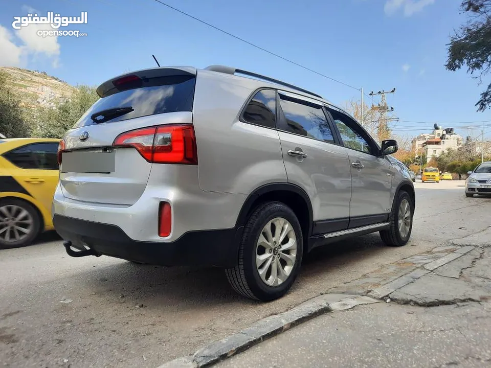 كيا سورينتو 2012