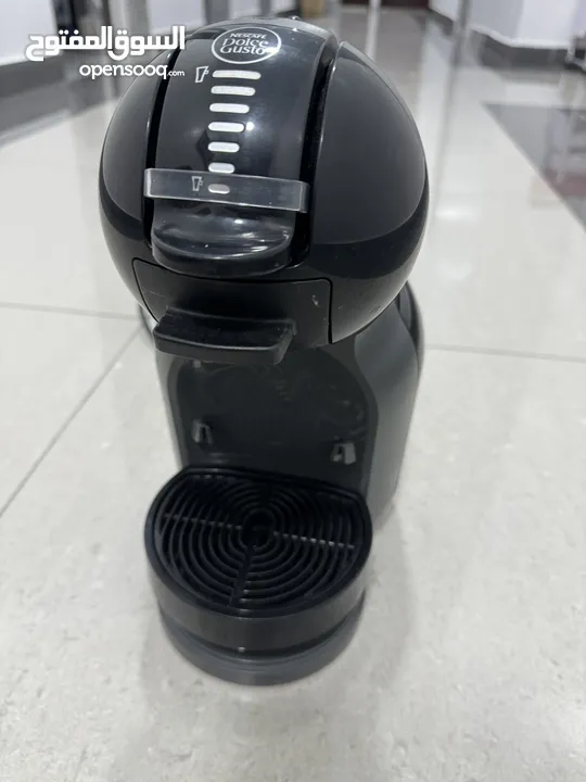للبيع ماكينة قهوة Dolce &Gusto بحالة ممتازة  نظام كبسولات  الماكينة الاصلية