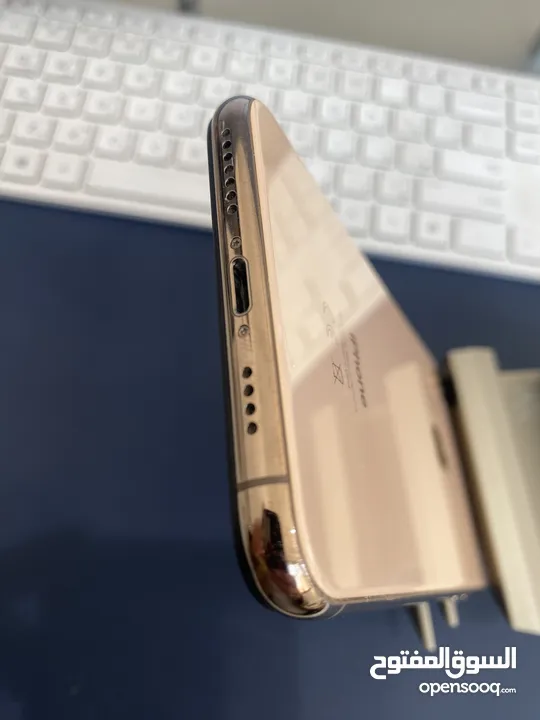 جهازين أيفون 11 وأيفون xs max بسعر طيب