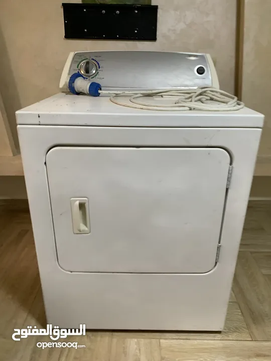 نشافة ملابس Whirlpool للبيع - مستعملة بحالة ممتازة سعى كبيرة شامل توصيل وتركيب دخل عمان