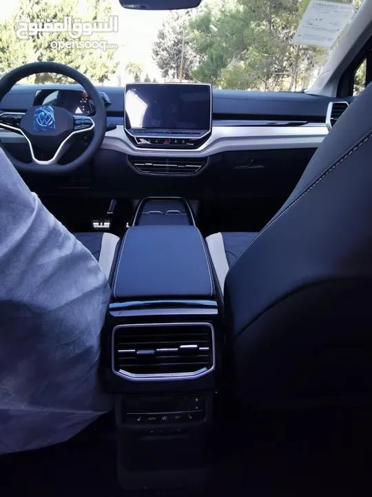 Volkswagen ID.6 Crozz PRO PIANO BLACK 2024 GOLD البيع كاش أو أقساط