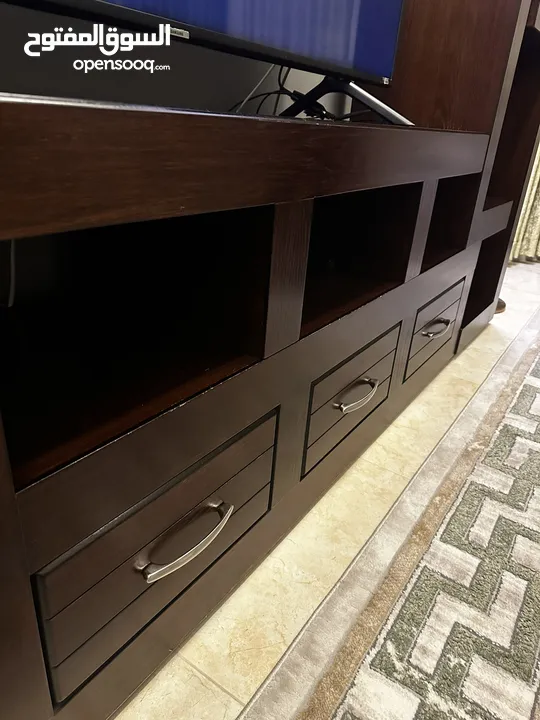 خزانة تلفزيون TV Unit بحالة جيدة