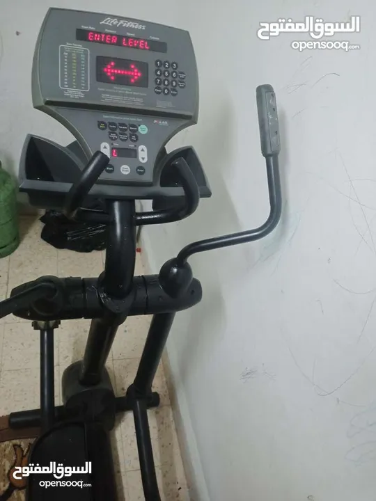 جهاز كروس الغزال لايف فتنس امريكي اصلي للبيع او للبدل مناسب لجميع الاعمار