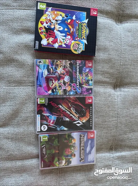 Nintendo Switch (+4 Games)