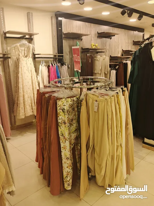 اثاث ديكور محل ملابس استاندات تركي للبيع