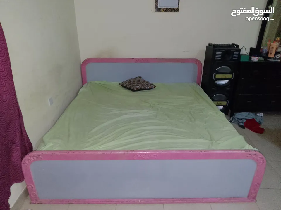 Bed cot and cabod for sale