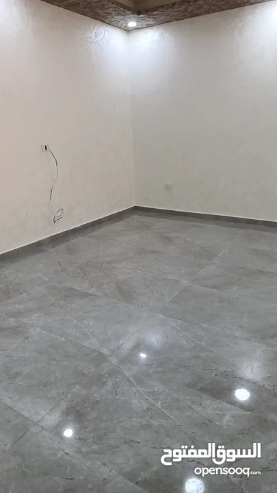 عمارة طابقية مميزة جداً للبيع عبارة 4 طوابق / القويسمة