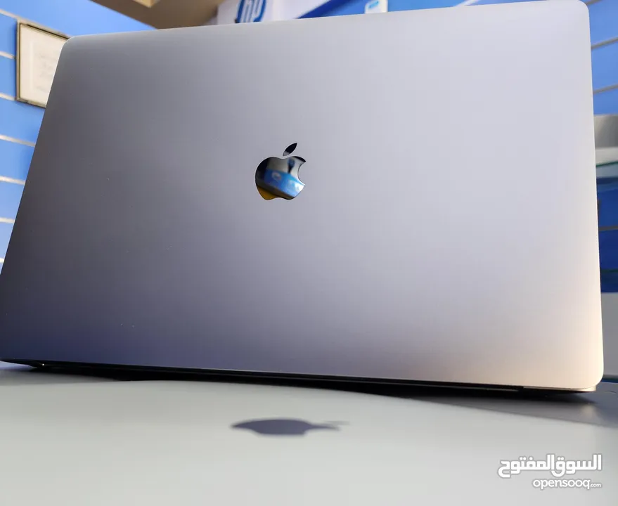 APPLE MACBOOK PRO 2018 i7 MODEL A1990 8TH GENERATION 16GB RAM 500GB SSD TOUCH BAR 199 RIYAL OMANI