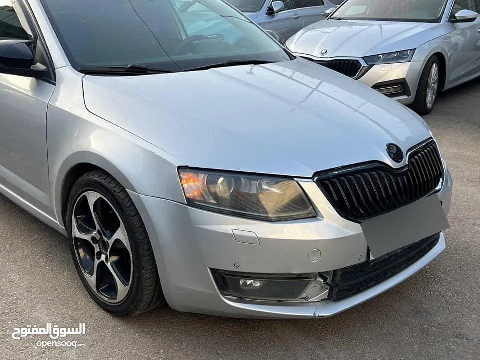 سكودا اوكتافيا صالون فحص نخب