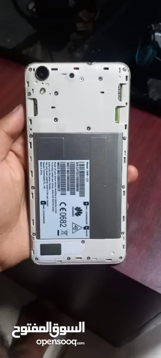 هواوي y6للبيع كل اشي شغال فيه بس بدو بورد