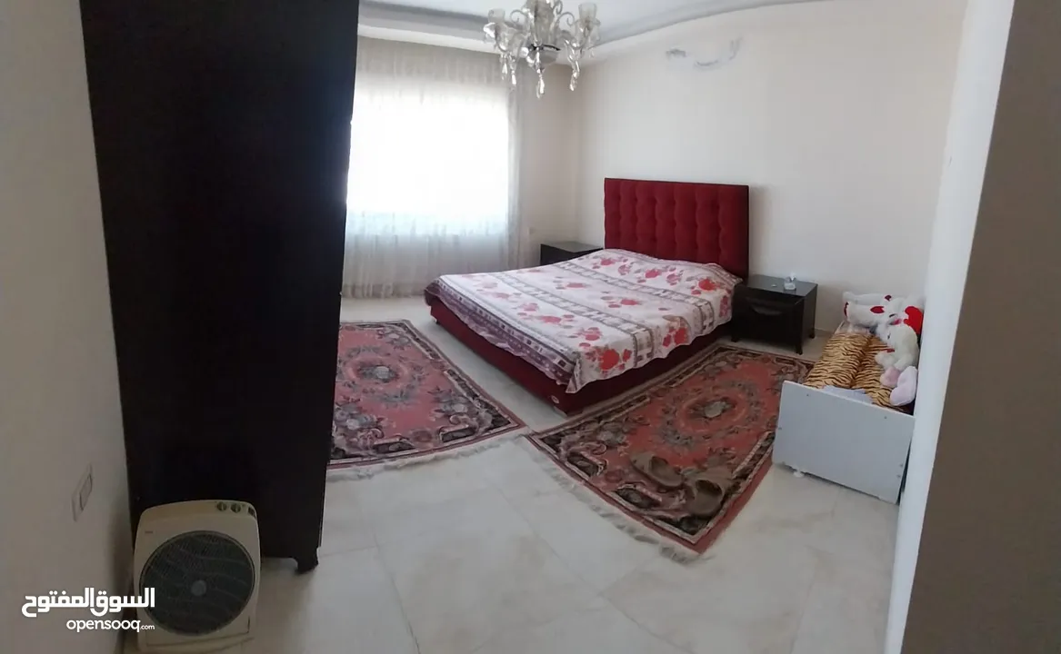 شقه فخمة في حي المنصور للبيع في احلى مناطق في عمان