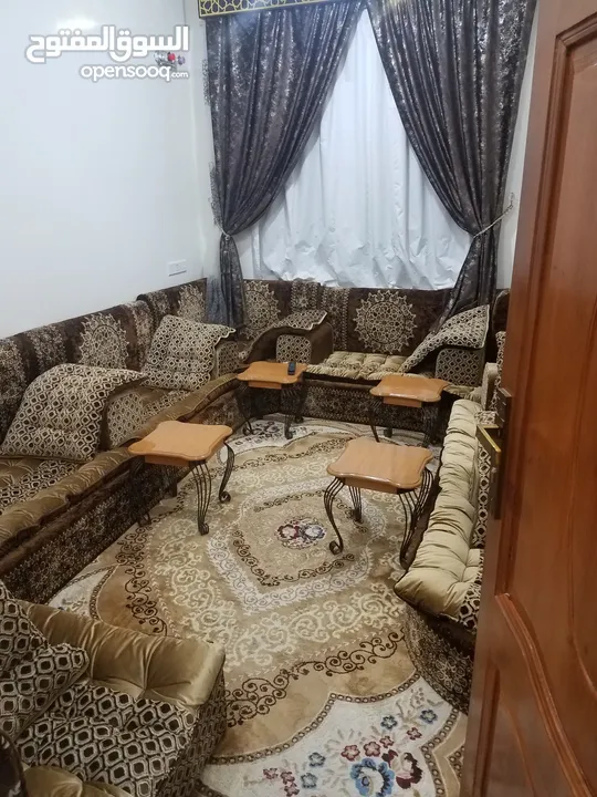 شقه للبيع تمليك جاهزه للسكن في قلب صنعاء شارع مجاهد