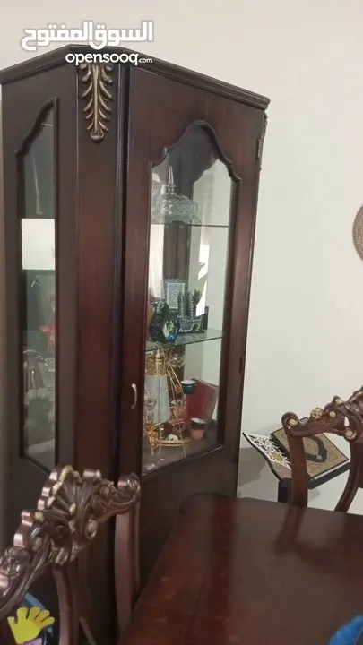 طاوله سفره مع فضيه ثقيله جدا وكبيره