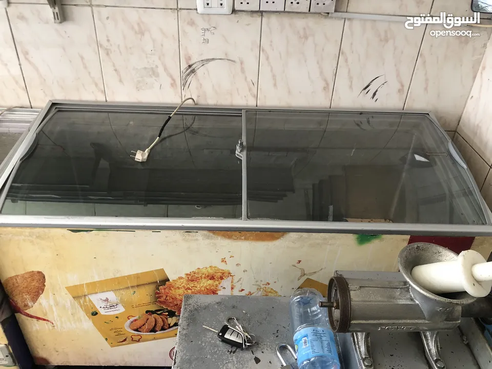 عده محل مجمدات ومواد تموينيه
