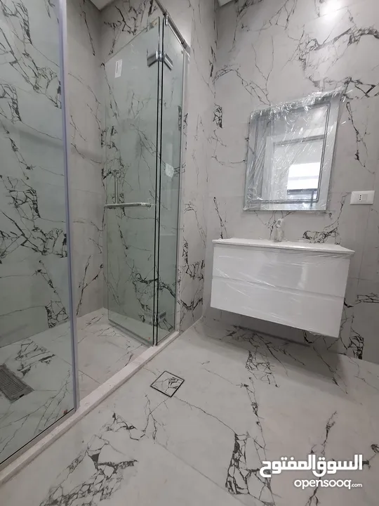 شقة جديدة شبه مفروشة للإيجار ( Property 43388 )-175093983