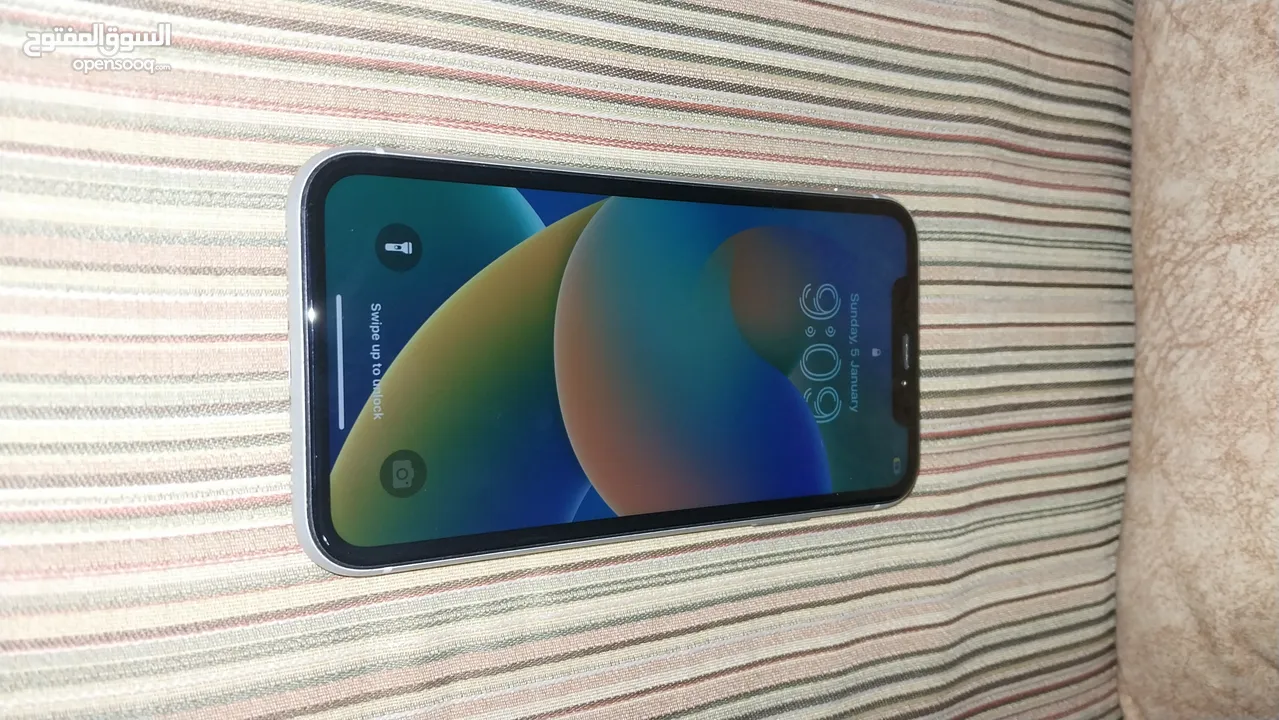 آيفون xr حاله ممتازه iPhone xr great condition 64gb