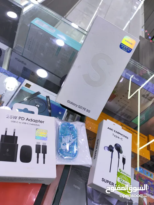 مستعمل اخو الجديد بلكرتوتة Samsung S21 FE 5G جيجا 128 رام 16 مع بكج هداية