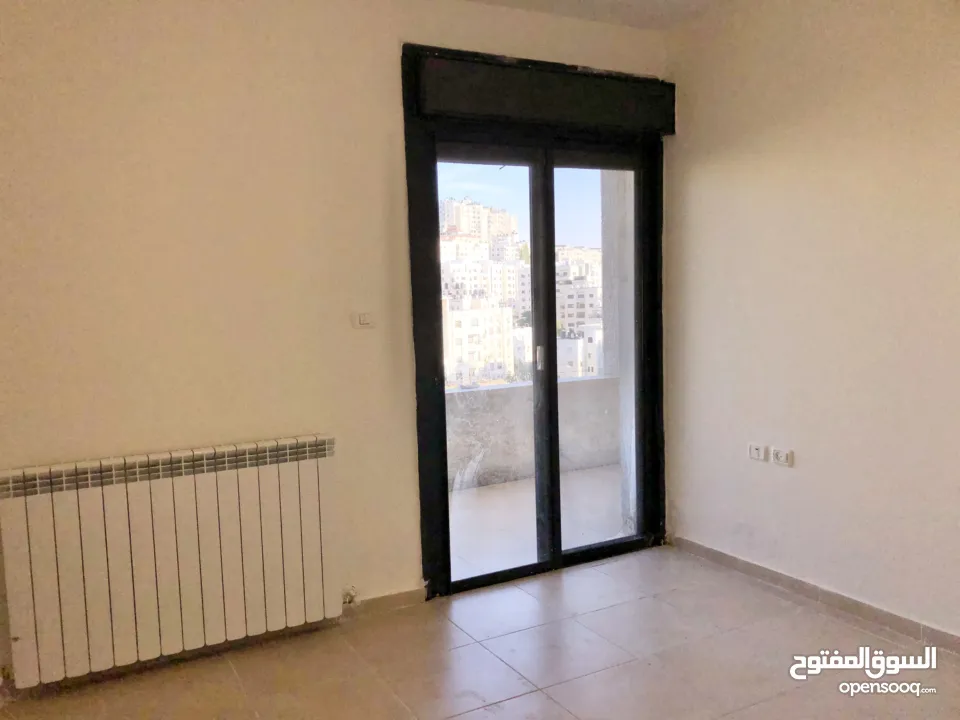 شقة للبيع في عين منجد