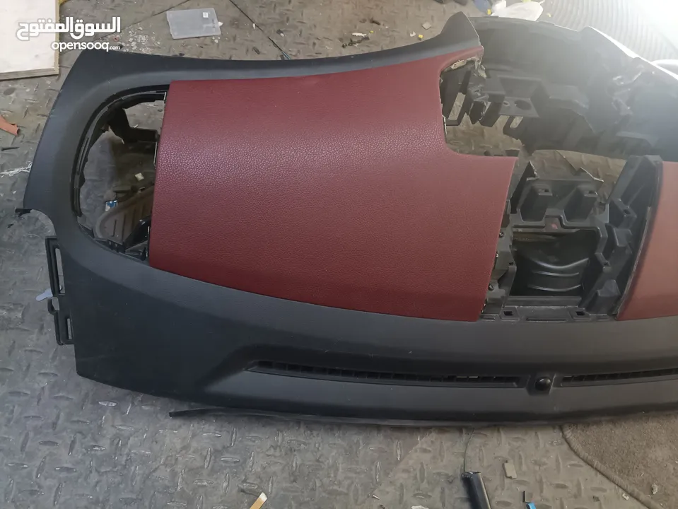 قشره تابلو وجحش وسط كامل كيا فورتي ميوزك بتركب من موديل 2010 /2013 وكاله مع البصمه واليرباق
