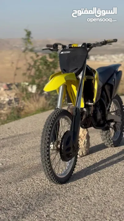Rm125 2stroke للبيع