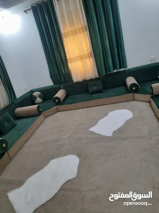 مجلس عربي للبيع