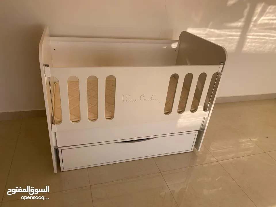 تخت بيبي للبيع