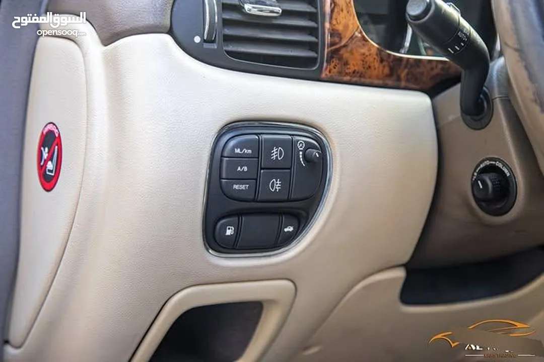 Jaguar Xj8 2005  السيارة مميزة جدا