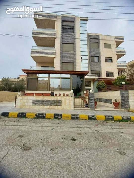 شقة مميزة جدا للبيع مع روف منطقة الجندويل بل قرب من الأحوال المدنية