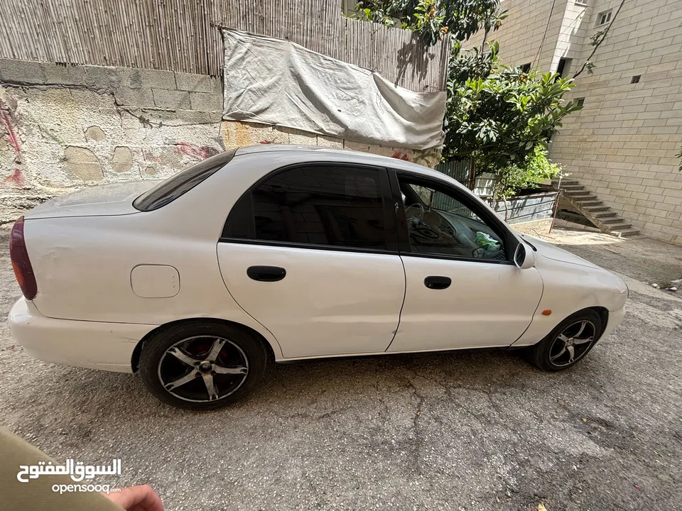 دايو لانوس 2002