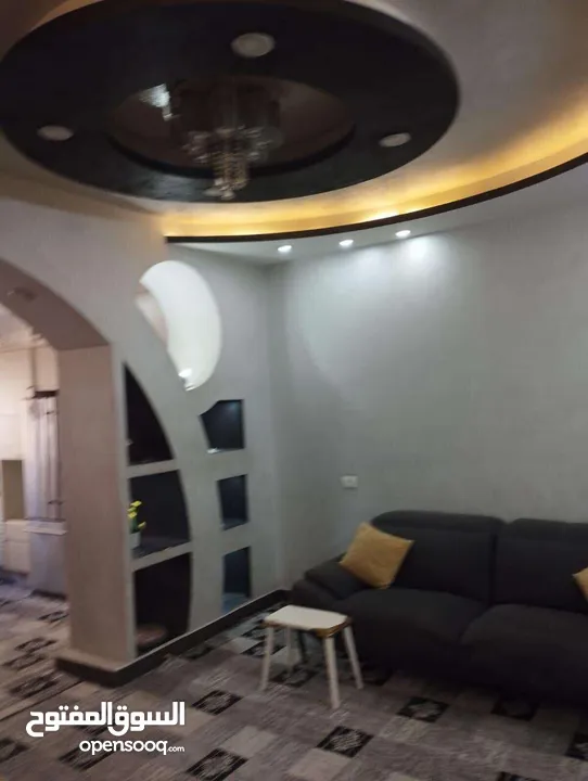 بيت مستقل للبيع 3 طوابق مع مخزن وتسوية وبير ماء