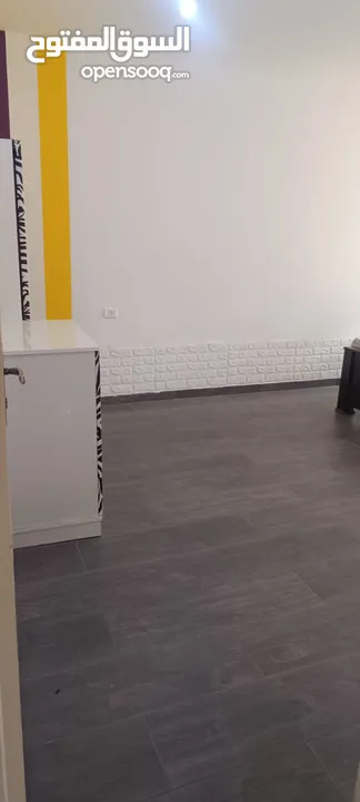 شقة غرفتين نوم للايجار بجانب روضة الجميل