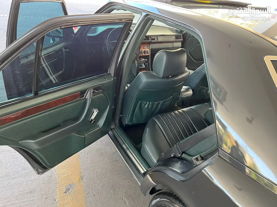 مرسيدس 300SEL