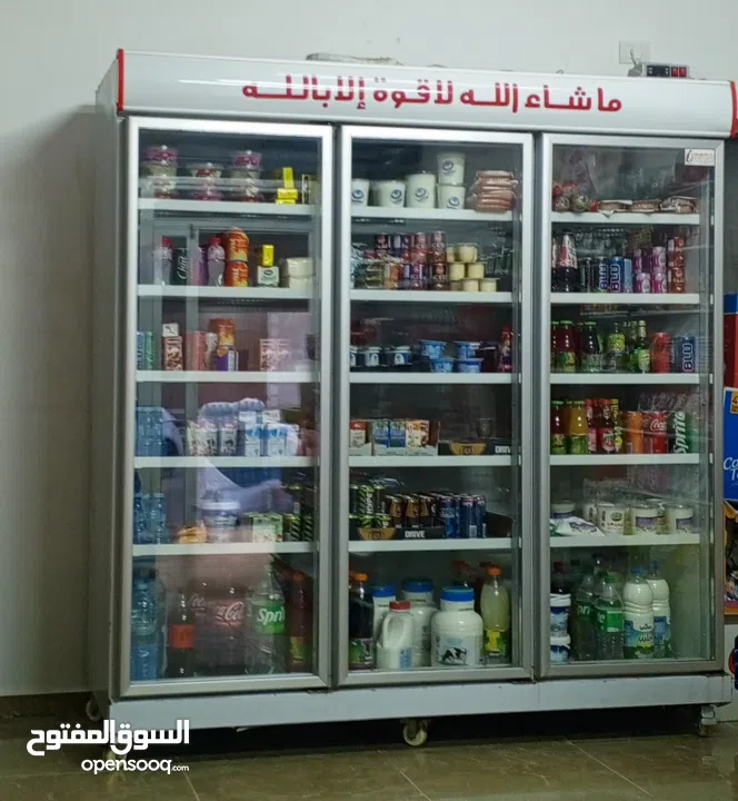 ثلاجة ثلاث ابواب كبيرة