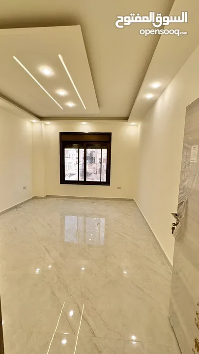 شقق جديده من المالك/ مجمع عمان مقابل الكارفور