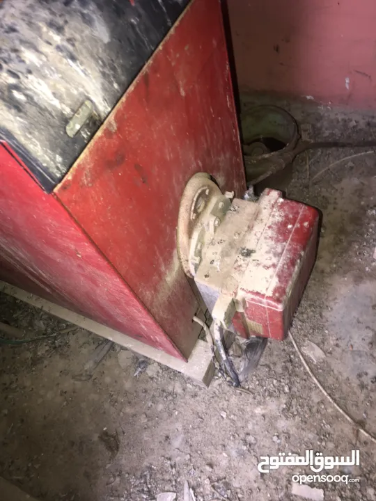 ماطور تدفئة مركزية مع خزان سولار مع الراديترات (المشعاعات)