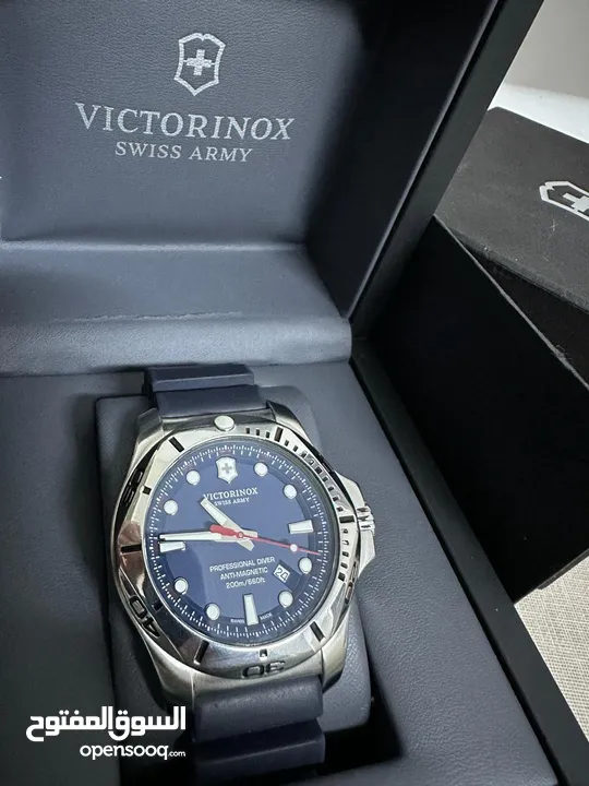 ساعة  للبيع Victorinox