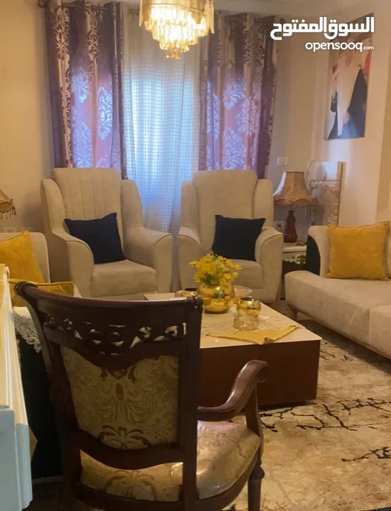 شقة مميزة غير مفروش للبيع