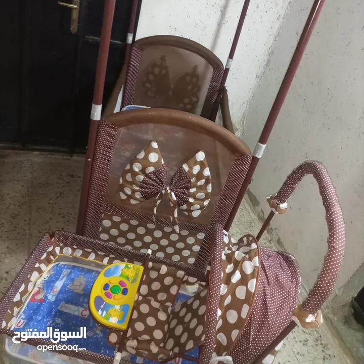 سرير نوم بحاله الوكاله مع عربه متنقله بيتيا و مقعد  سريري
