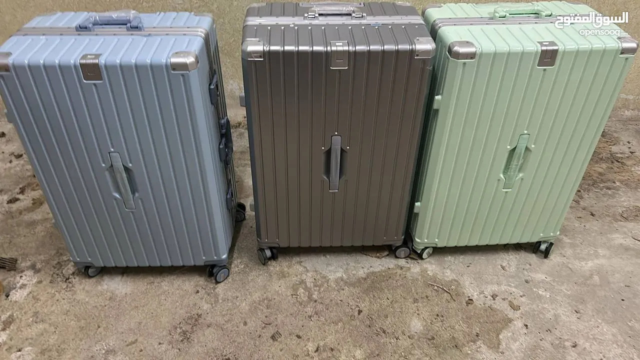 طقم شنط ثلاث قطع   حجم كبير  28 بوصة - عمق 29 - عرض 48 - طول 76حجم وسط  24 بوصة - عمق 24 - ال