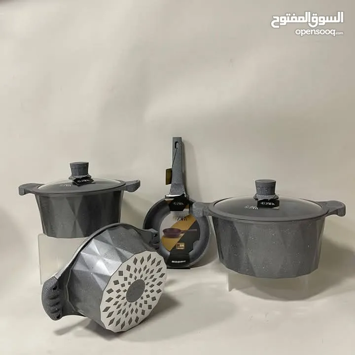 طناجر Golden Zara ماركة مشهورة بجودتها العالية!  الطقم يتضمن 3 طناجر + مقلى  النوعية الثقيلة