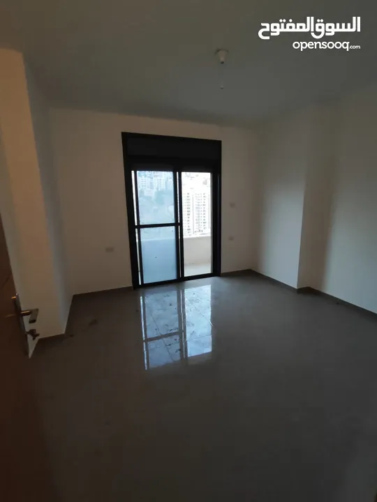 للايجار شقه ديلكس على شارع عين مصباح المؤدي الى الطيره