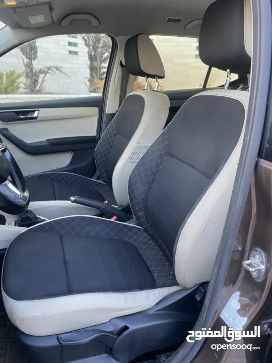 سكودا فابيا مميزة جداً .. اوتوماتيك .. داخلية لون بيج مميزة .. الشكل الجديد