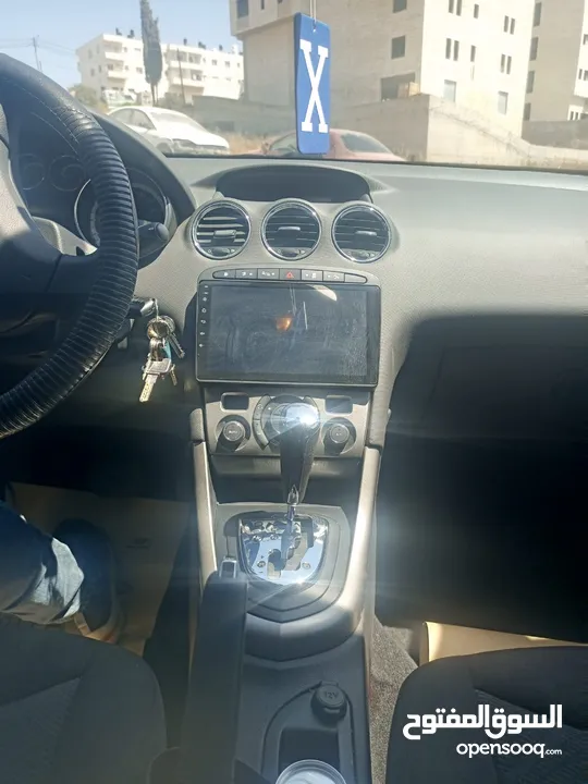 بيجو 2012 بحالة ممتازة عداد قليل جدا اصلي