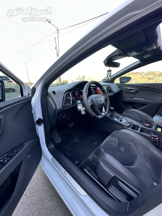 بلاك ايديشن اصليه بحاله الشركه عداد 65 الف سعرمرتب عالكاشFrسيات ليون