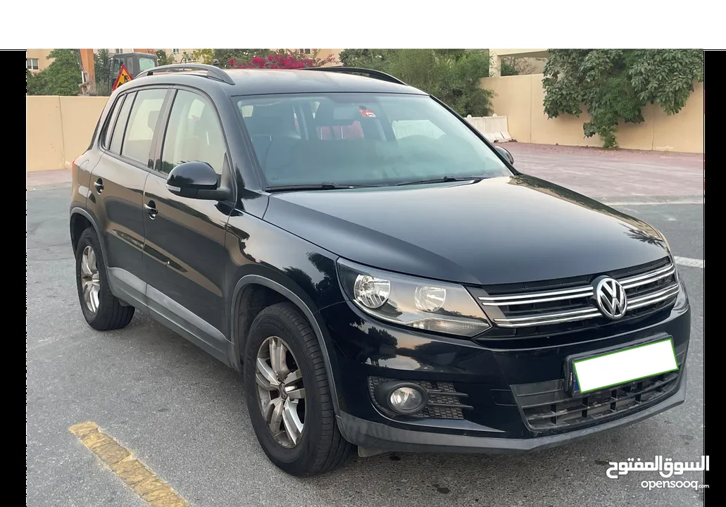 Volkswagen Tiguan TSI Bluemotion Trend, GCC,  Black, excellent condition, new tyres